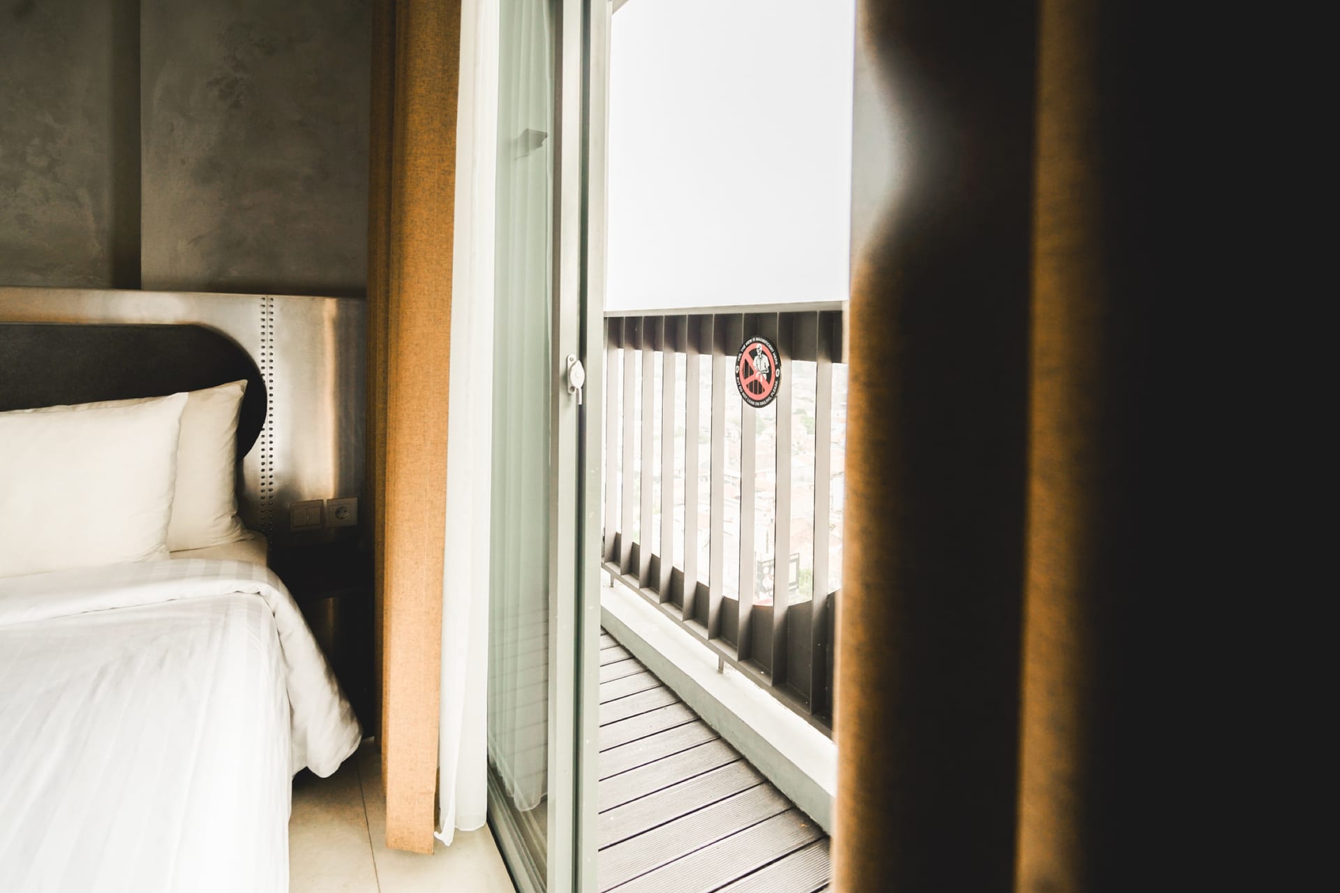 Deluxe Balcony at PULANG ke UTTARA — photo 4 of 6