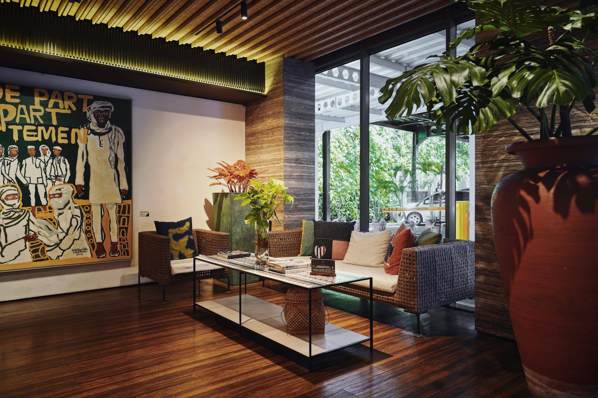 Lobby & Lounge